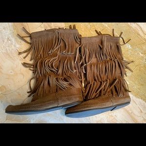 Minnetonka 3 layer fringe brown suede boots size 8